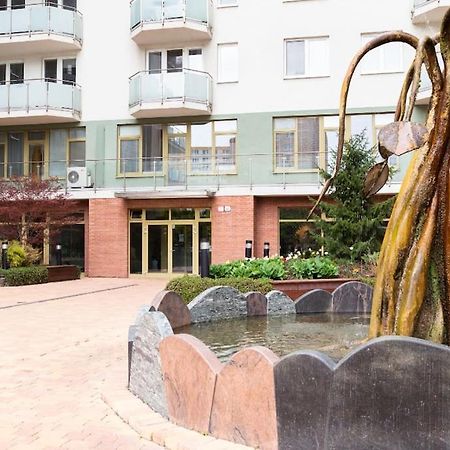Great Tourist And Business Apartment Bratislava Buitenkant foto
