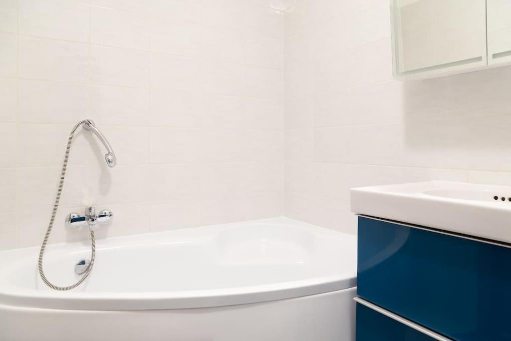 Great Tourist And Business Apartment Bratislava Buitenkant foto